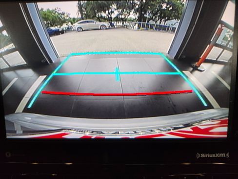 Used 2021 Toyota Corolla SE FWD image 3