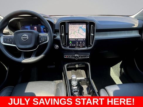 Used 2024 Volvo XC40 B5 Plus AWD/4WD image 9