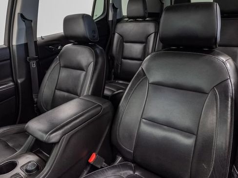 Used 2019 GMC Acadia SLT FWD image 9