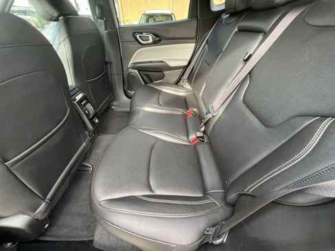 Used 2025 Jeep Compass Limited image 27