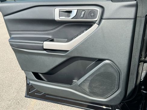 Used 2024 Ford Explorer XLT w/ Equipment Group 202A AWD/4WD image 30