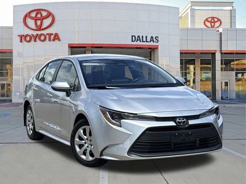 Used 2025 Toyota Corolla LE FWD image 1