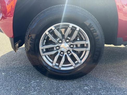 Used 2025 Chevrolet Colorado LT w/ Advanced Trailering Package image 9