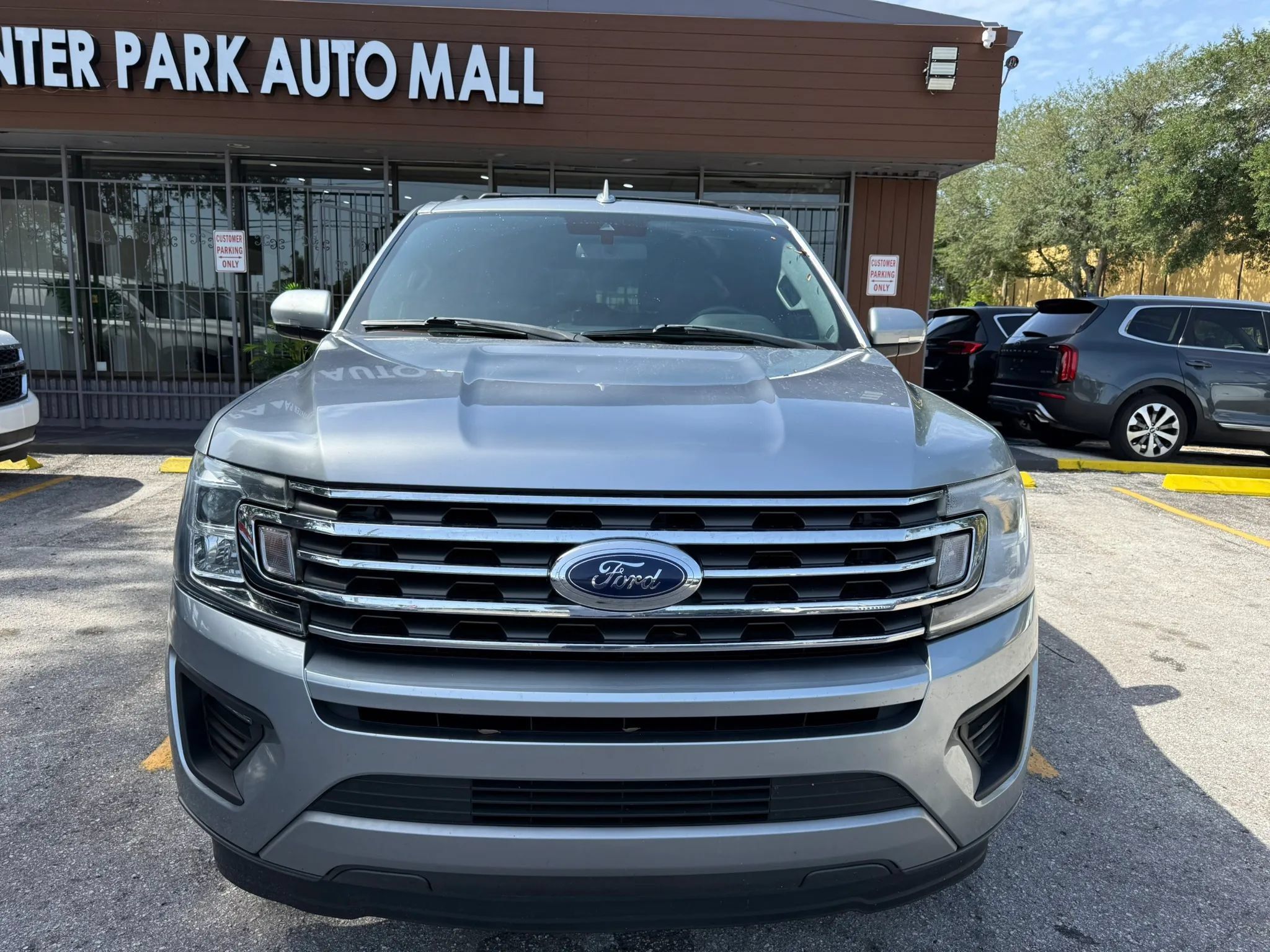 Used 2020 Ford Expedition Max XLT w/ Equipment Group 202A RWD image 2