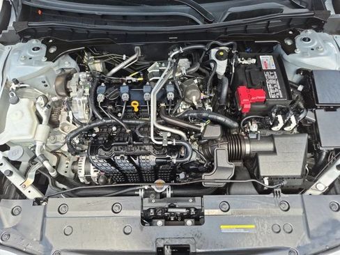 Used 2025 Nissan Altima 2.5 SR FWD image 33