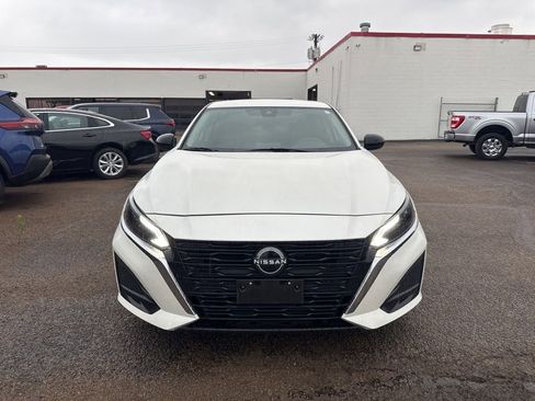 Used 2024 Nissan Altima 2.5 SV FWD image 6