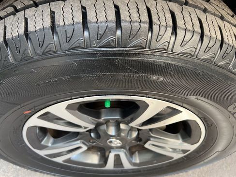 Used 2019 Toyota Tacoma TRD Sport image 30