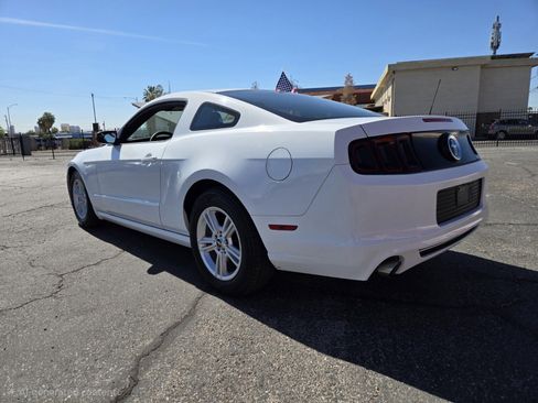 Used 2014 Ford Mustang Coupe image 3
