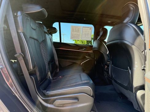 Used 2025 Jeep Grand Cherokee L Summit w/ Obsidian Package AWD/4WD image 16