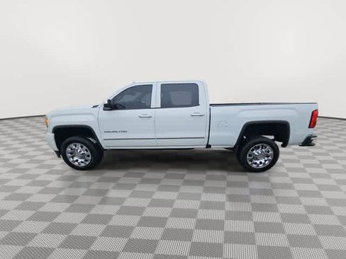 Used 2019 GMC Sierra 2500 Denali w/ Suspension Package, Off-Road AWD/4WD image 9