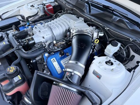 Used 2011 Ford Mustang Shelby GT500 w/ Electronics Pkg RWD image 30