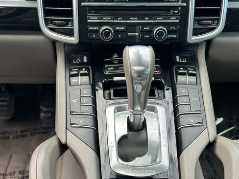 Used 2014 Porsche Cayenne AWD/4WD image 16