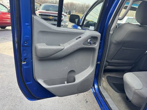 Used 2013 Nissan Frontier SV AWD/4WD image 17
