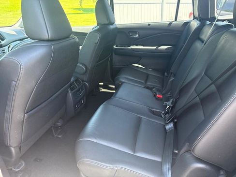 Used 2018 Honda Pilot Touring image 13