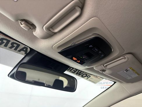 Used 2023 Toyota Corolla LE FWD image 18