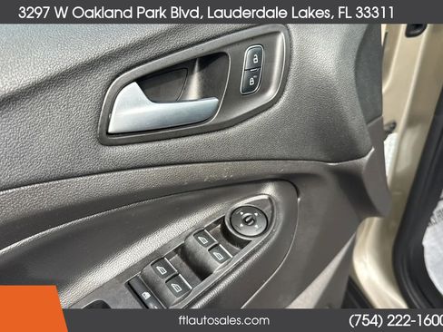 Used 2017 Ford C-MAX Energi SE FWD image 18