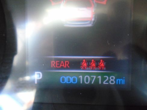 Used 2021 Toyota RAV4 XLE FWD image 16