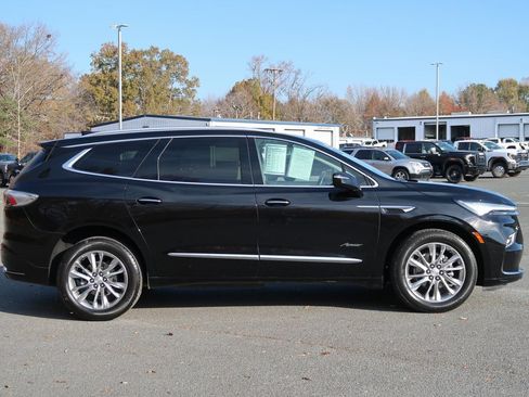 Certified 2022 Buick Enclave Avenir w/ Avenir Technology Package image 4
