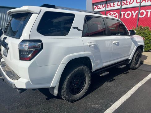 Used 2018 Toyota 4Runner TRD Off-Road Premium AWD/4WD image 5