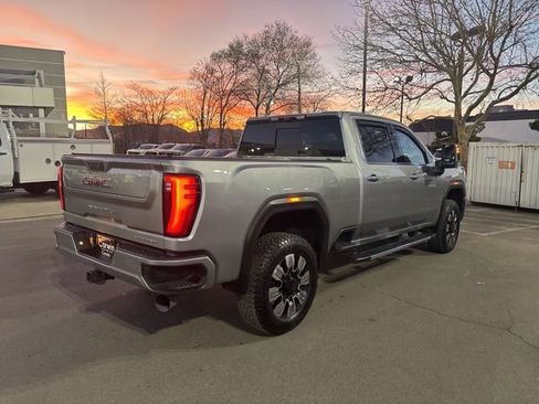 Used 2025 GMC Sierra 3500 Denali w/ Denali Reserve Package AWD/4WD image 9