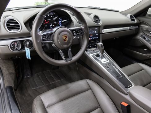 Used 2019 Porsche 718 Cayman image 6