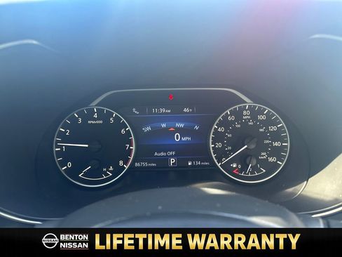 Used 2017 Nissan Maxima Platinum w/ Interior Lighting Package image 16