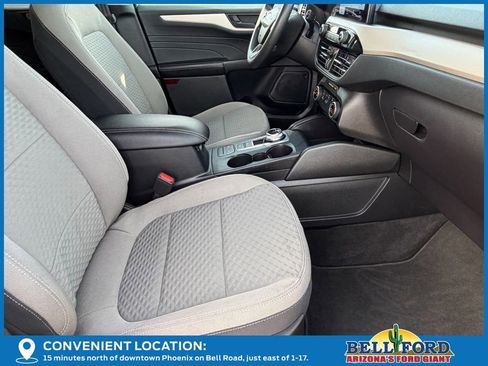 Used 2022 Ford Escape SE image 7