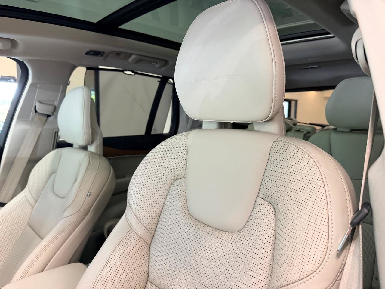 Used 2017 Volvo XC90 T6 Inscription w/ Vision Package AWD/4WD image 19