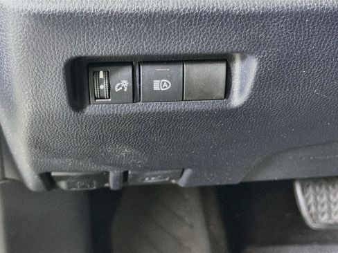 Used 2020 Toyota RAV4 LE FWD image 16