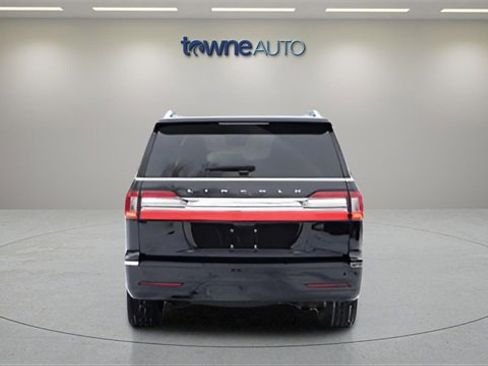 Used 2021 Lincoln Navigator Reserve image 4