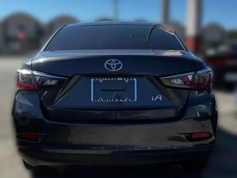 Used 2018 Toyota Yaris iA image 11