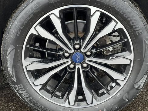 Certified 2022 Ford Escape SE w/ SE Sport Appearance Package image 6