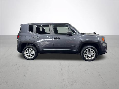 Used 2023 Jeep Renegade Latitude AWD/4WD image 9