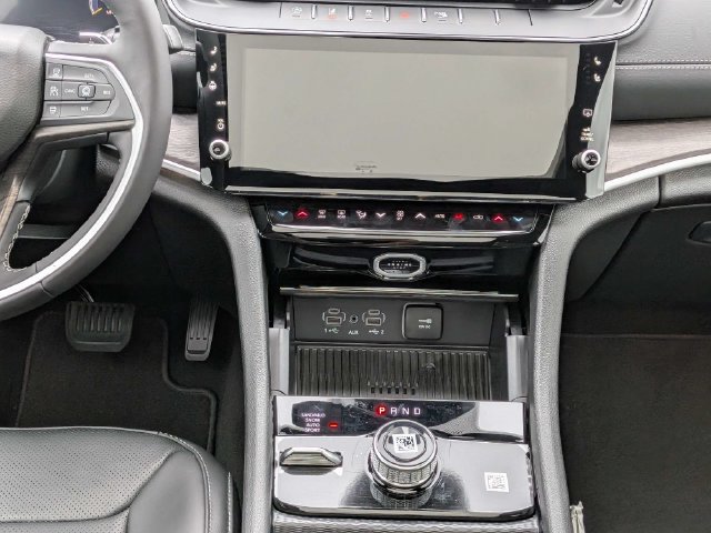 New 2027 Jeep Grand Cherokee Limited AWD/4WD image 20