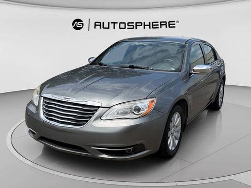 Used 2013 Chrysler 200 Limited FWD image 4