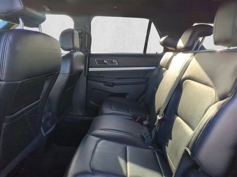 Used 2016 Ford Explorer XLT w/ Equipment Group 202A image 14
