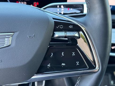 Certified 2025 Cadillac Optiq Luxury 2 w/ LPO, Floor Liner Package AWD/4WD image 27