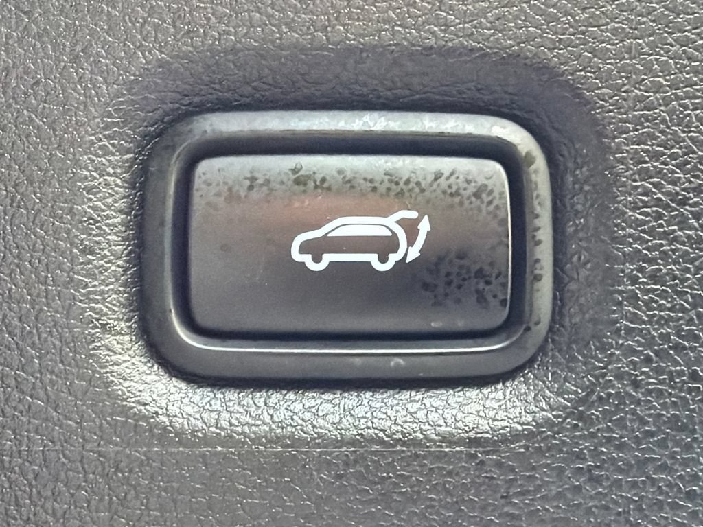 Used 2020 Hyundai Santa Fe Limited FWD image 19