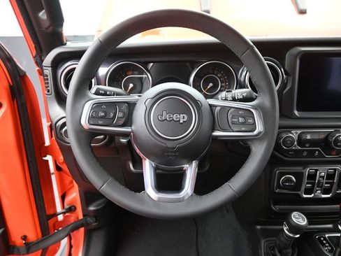 Used 2023 Jeep Wrangler Altitude image 27