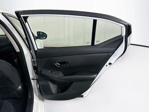 Used 2024 Nissan Sentra SV FWD image 27