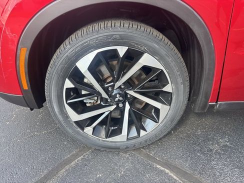 Used 2022 Mitsubishi Outlander ES image 9