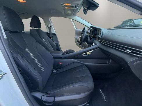 Used 2021 Hyundai Elantra SEL FWD image 10
