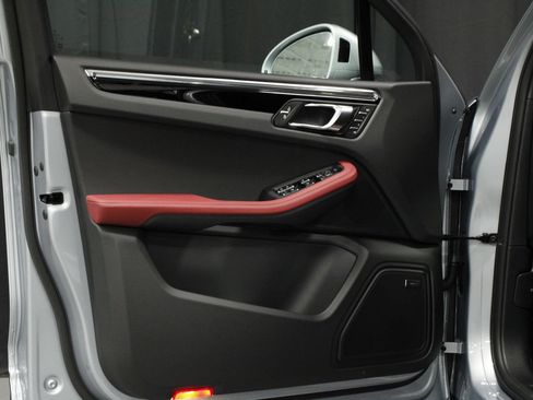 New 2026 Porsche Macan AWD/4WD image 14