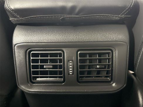 Used 2019 Toyota RAV4 XLE Premium image 33