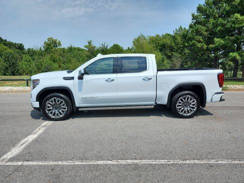 Certified 2026 GMC Sierra 1500 Denali Ultimate AWD/4WD image 2