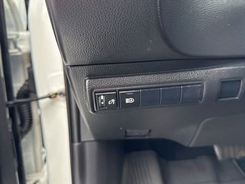 Used 2022 Toyota Corolla LE image 18