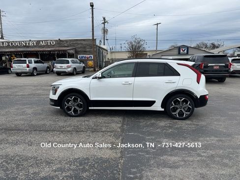 Used 2023 Kia Niro EX Touring image 2
