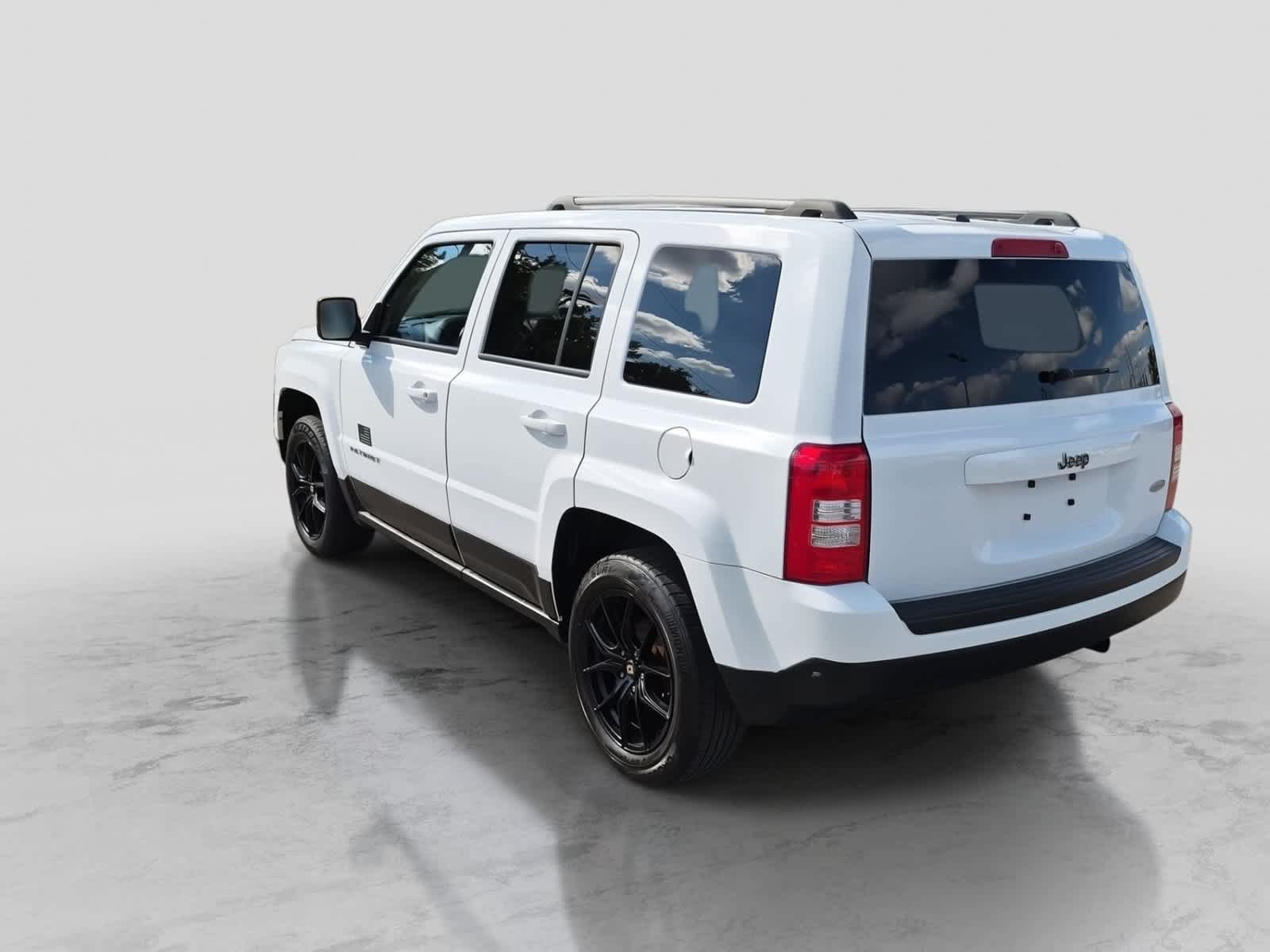 Used 2017 Jeep Patriot Latitude FWD image 6