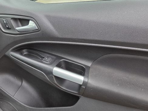 Used 2014 Ford Transit Connect XLT image 18