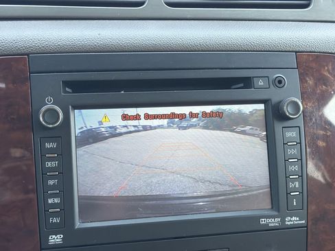 Used 2012 Chevrolet Suburban LTZ RWD image 16